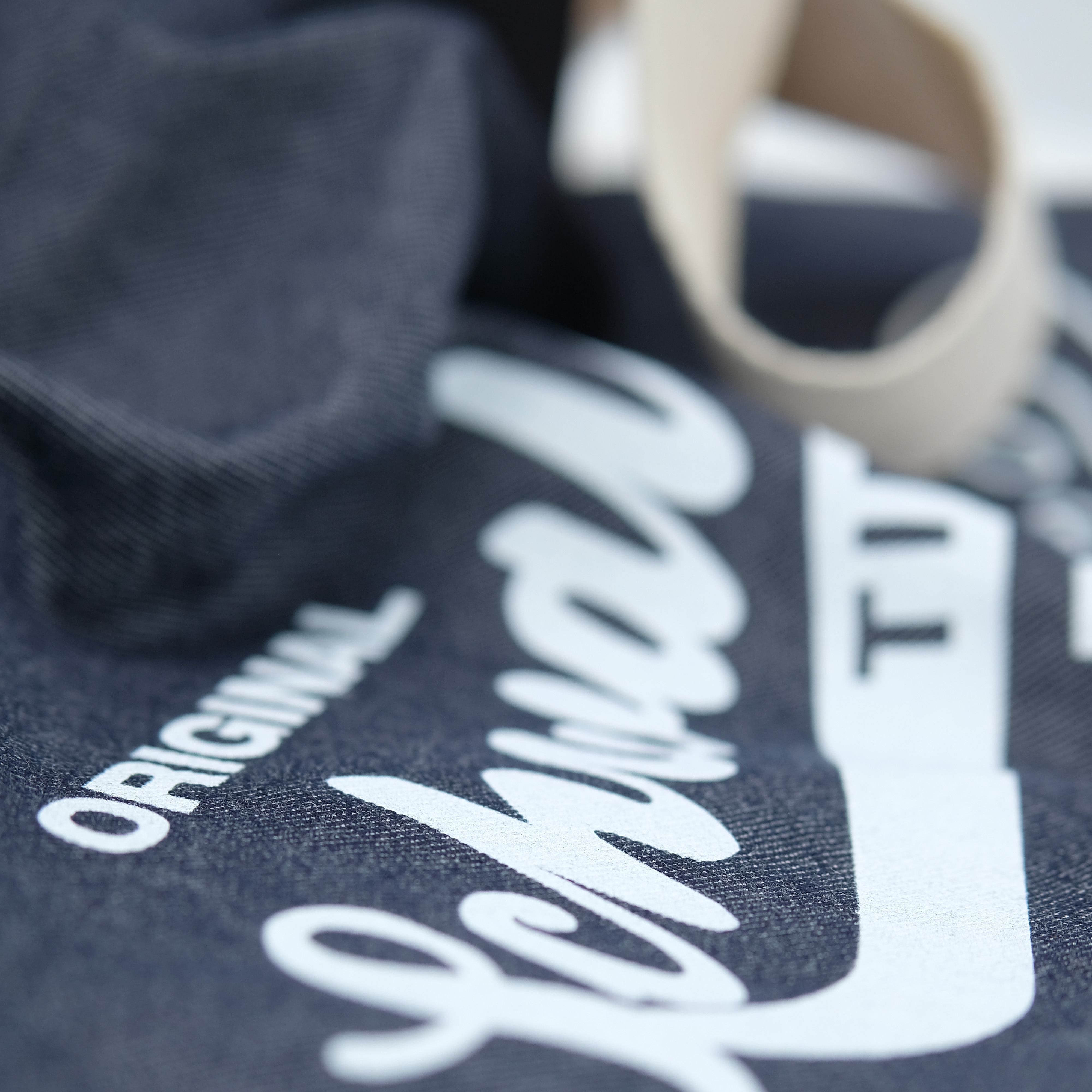 Robuste Arbeitskleidung und Team-Textil für die Industrie – manomama Augsburg